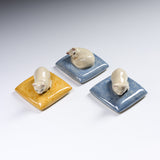 CHINJUKAN Kiln Mini Beckoning Cat on Pillow - 3 Options / 薩摩焼 沈壽官窯