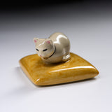 CHINJUKAN Kiln Mini Beckoning Cat on Pillow - 3 Options / 薩摩焼 沈壽官窯