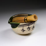 Sanpouen Kiln Handmade Crazing Glaze Spouted Matcha Bowl - Hanging Persimmon / 片口碗 つるし柿文
