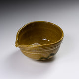 Sanpouen Kiln Handmade Crazing Glaze Spouted Matcha Bowl - Yellow Seto / 片口碗 黄瀬戸