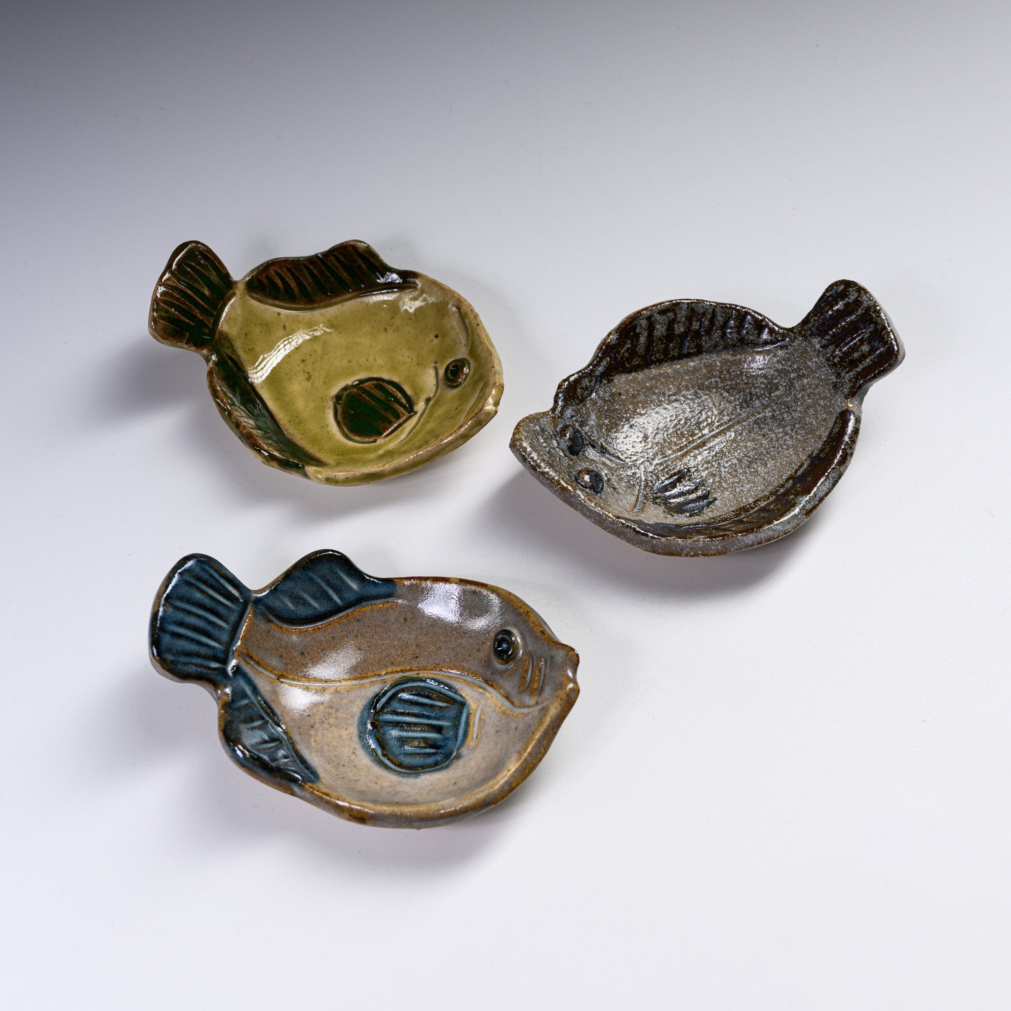 Seto ware MARUKO Small Fish Bowl - 3 Options / 瀬戸焼 お魚豆皿 – Osara Australia