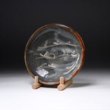 Shozan Kiln Plate - Nezumi Shino - 19 cm - Fishermen on the Water / 荘山窯 鼠志野 桃山分 ７寸皿