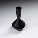 Mino ware YAMATSU Vase - Black / 晋山窯 ヤマツ 一輪挿し