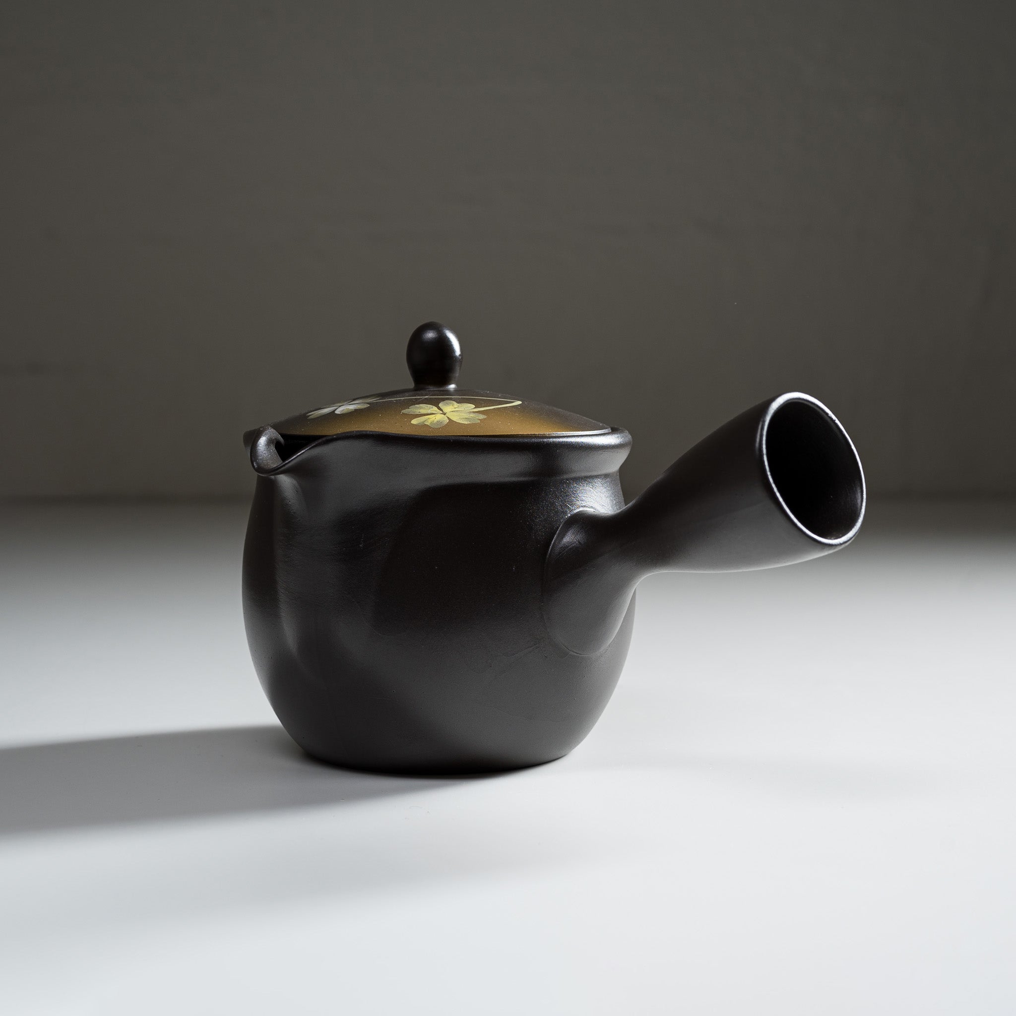 Hand-painted Tokoname Teapot - Clover - 540 ml / 常滑急須