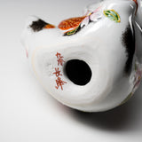 Kutani Ware Animal Ornament - Cat with Bream “Mai”/ 九谷焼 おねだり猫