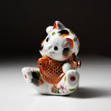 Kutani Ware Animal Ornament - Cat with Bream / 九谷焼 おねだり猫