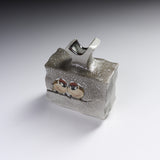 Kutani ware Branch Form Vase - Nakamura Toshito - Friendly Sparrow in the Snow / 九谷焼 花瓶