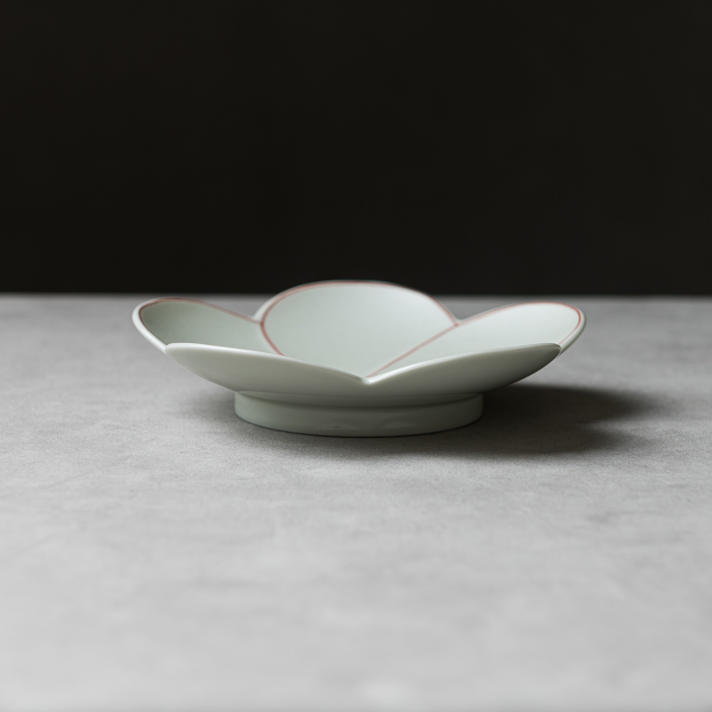 Arita Ware Plum Plate Gift Box- 15 cm  / 有田焼 幸楽窯