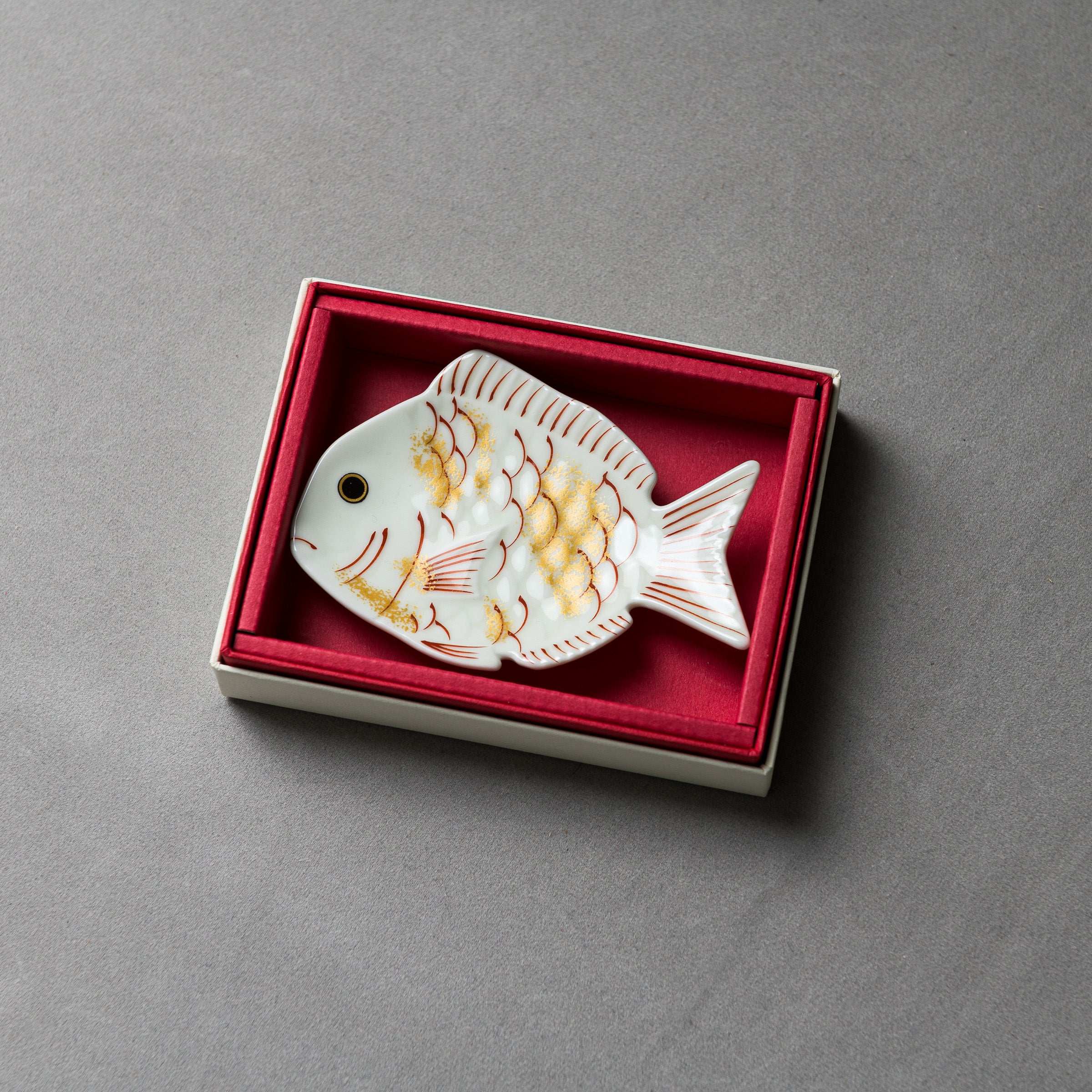 Arita Ware Bream Small Plate - 10 cm / 有田焼 めで鯛 小皿