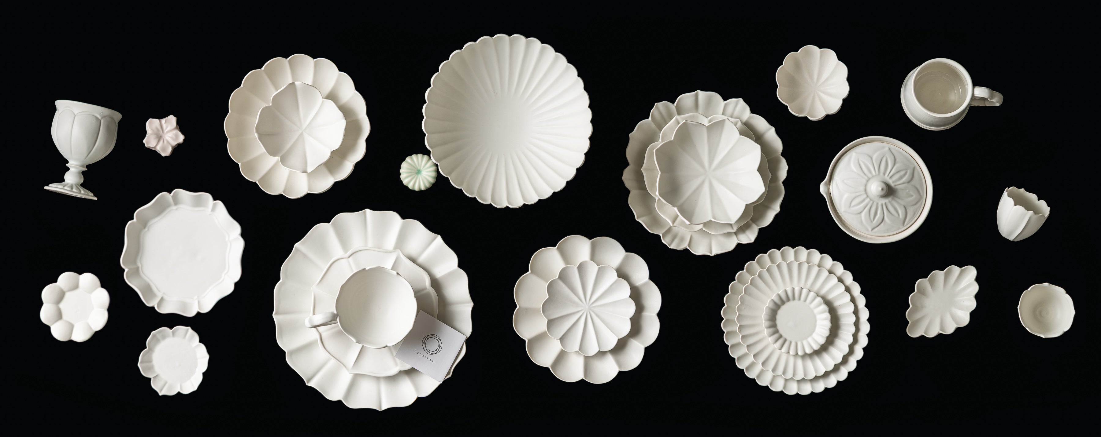 USUKIYAKI Petal Handmade Plate - 2 Kinds / 臼杵焼き 花弁皿