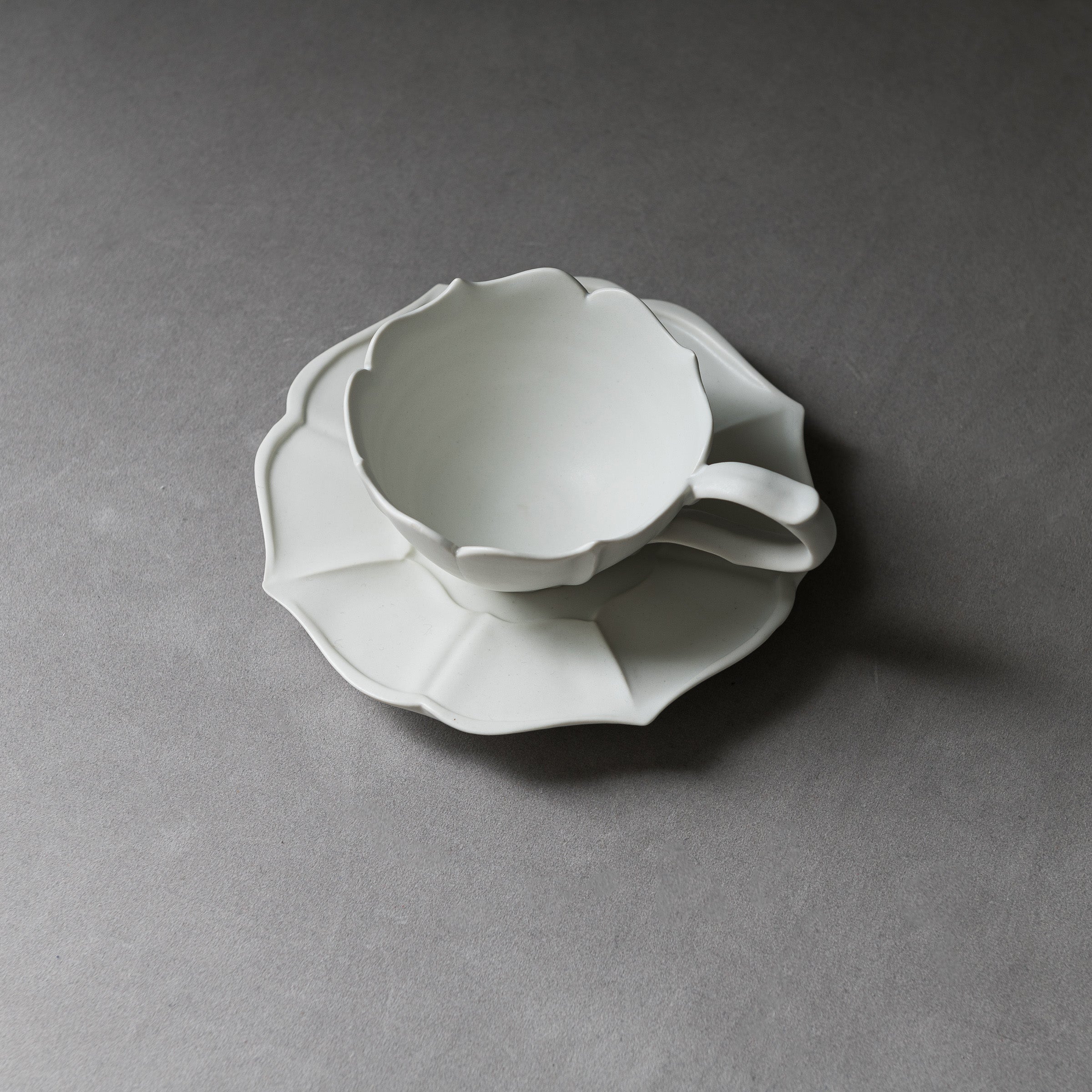 USUKIYAKI Ryoka Handmade Teacup & Saucer | 臼杵焼き 稜花