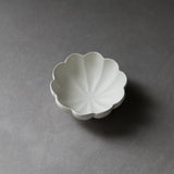 USUKIYAKI Handmade Bowl Rinka - 2 Sizes / 臼杵焼き 輪花