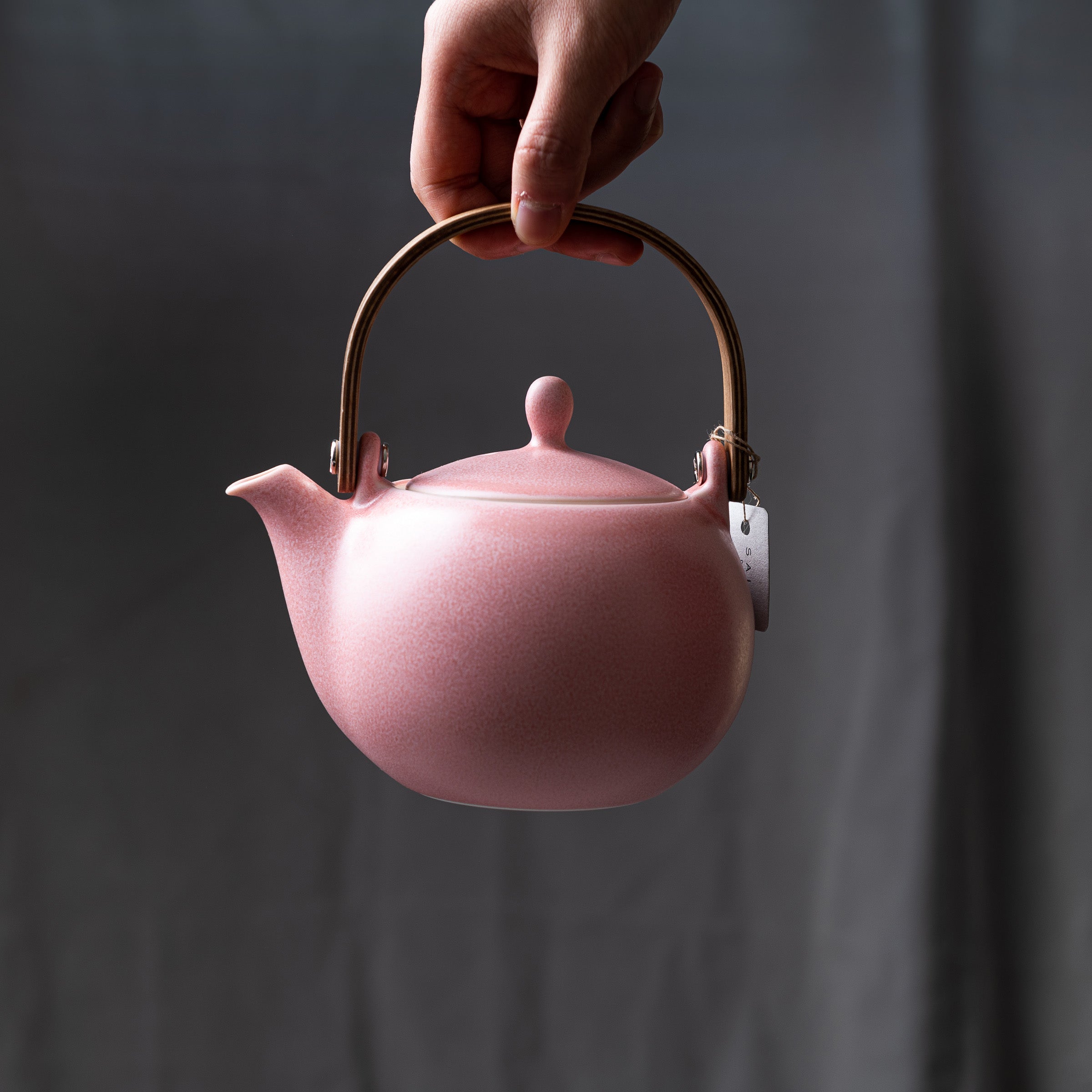 Yui - 結- Wooden Handle Teapot 600ml - Pink