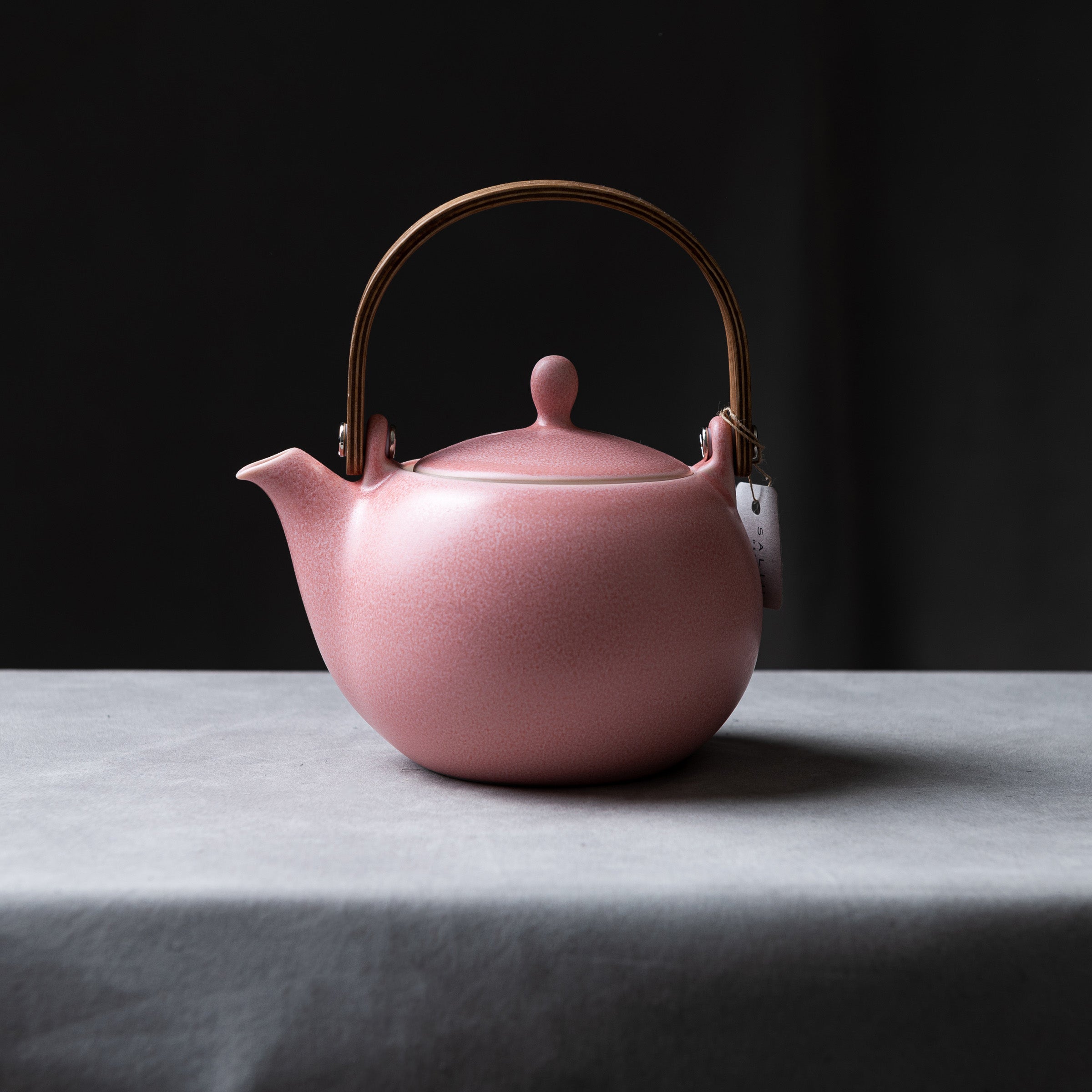 Yui - 結- Wooden Handle Teapot 600ml - Pink