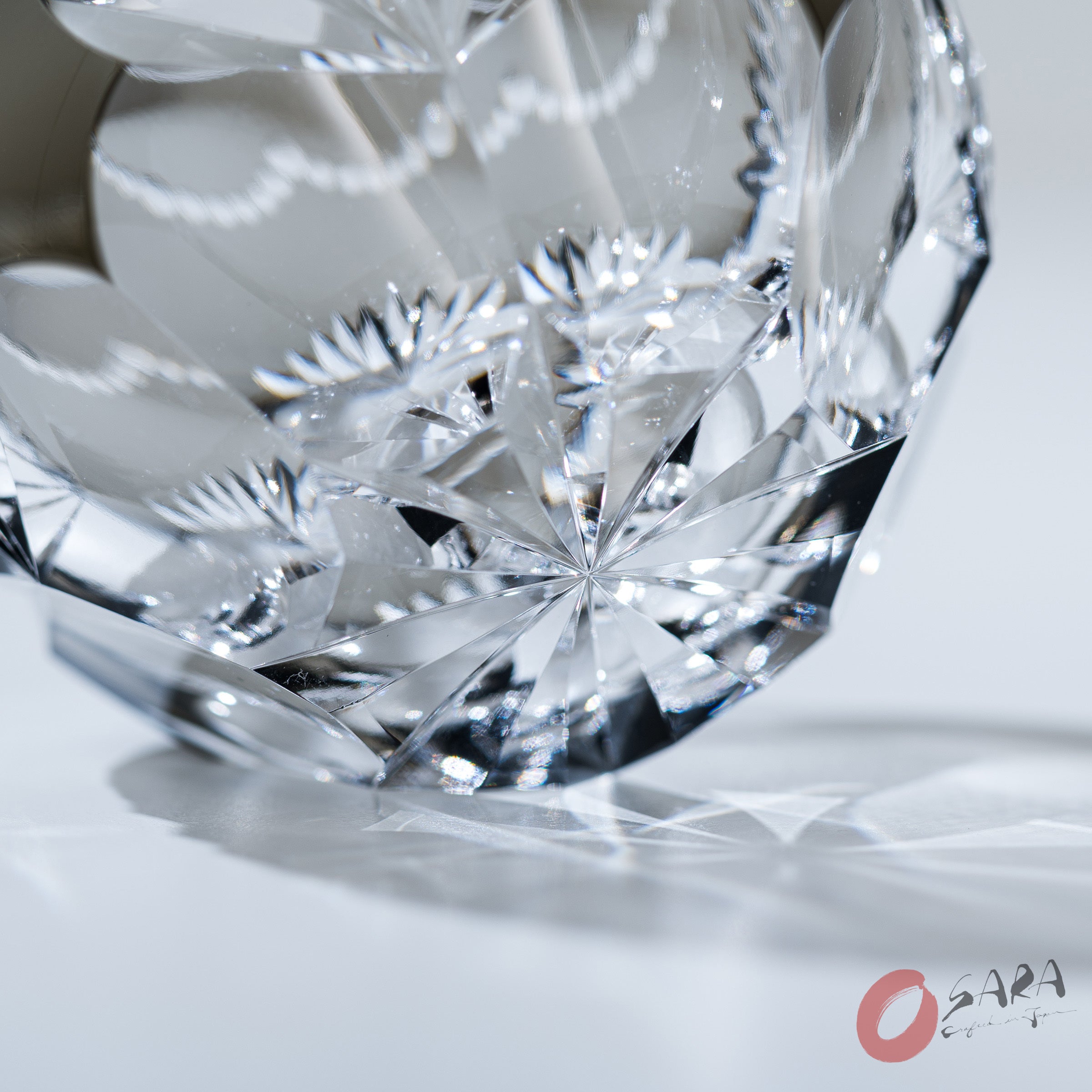 KAGAMI Crystal Edo-Kiriko Rock Glass - Ardisia Crenata / 万両
