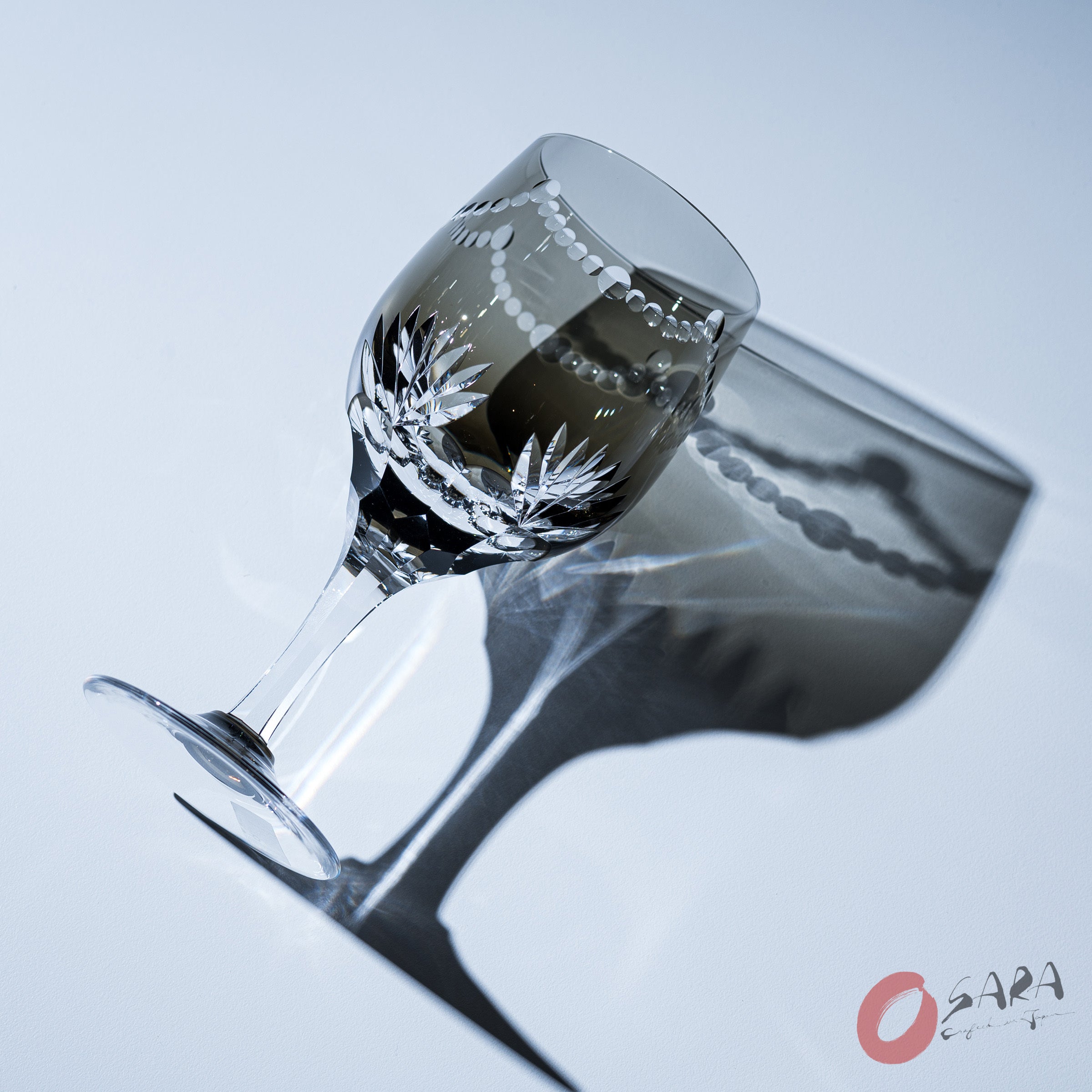 KAGAMI Crystal Edo-Kiriko Wine Glass - Ardisia Crenata / 万両