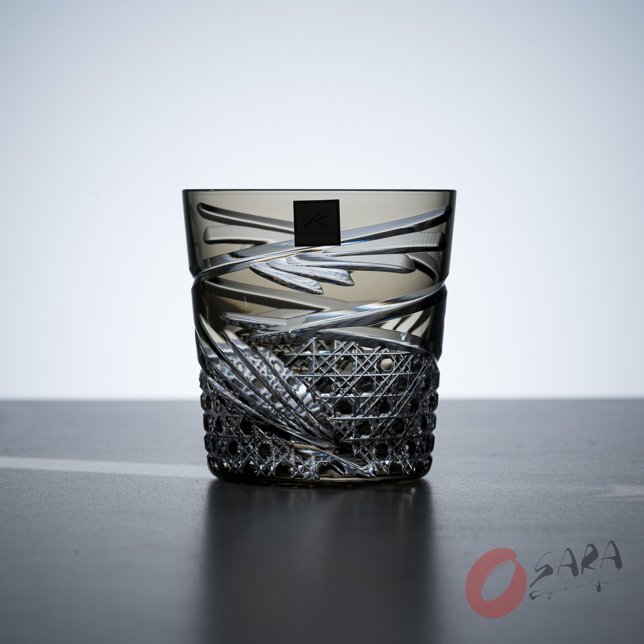kagami-crystal-edo-kiriko-rock-glass-dance-black-osara-australia