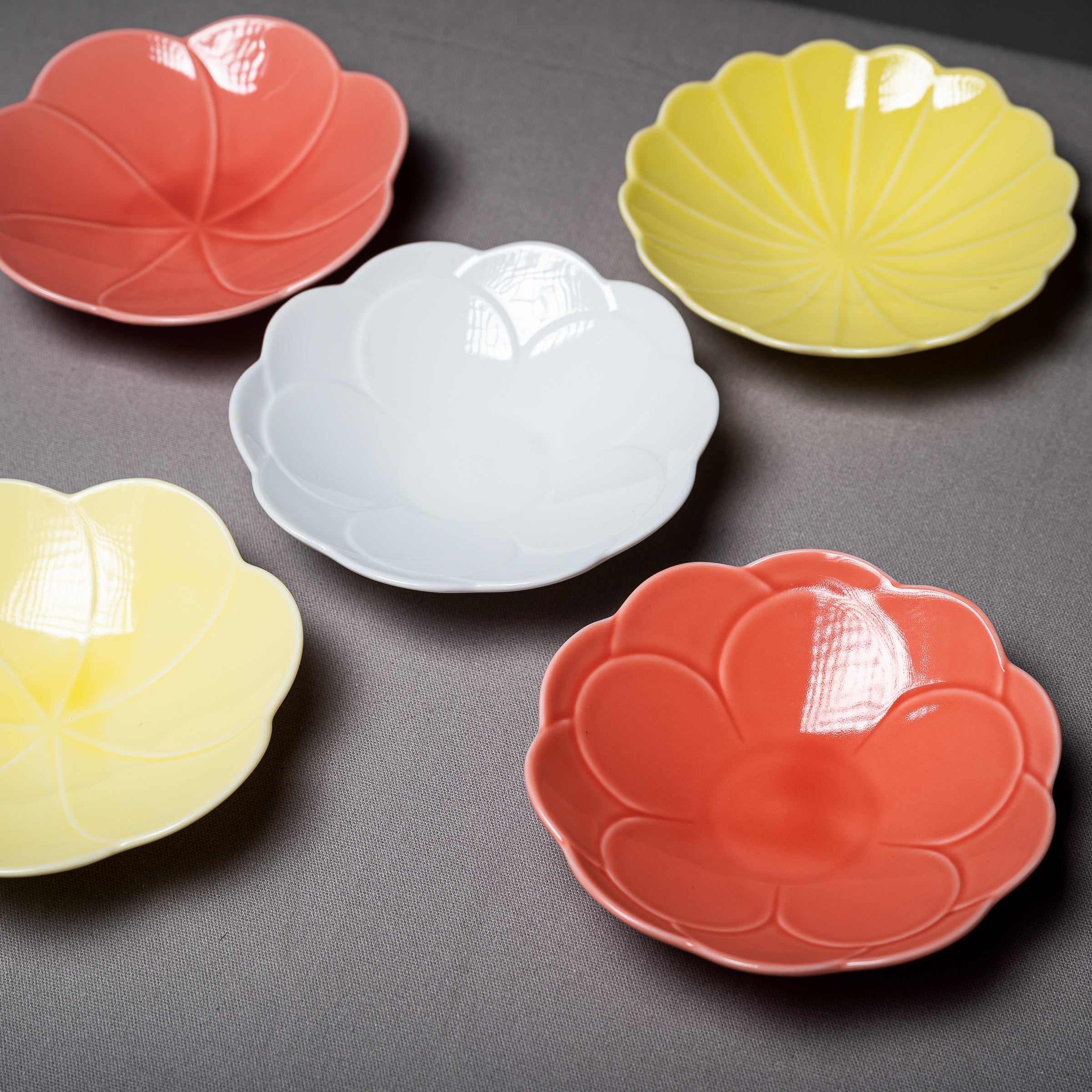 Flower Serving Bowl 15.7 cm - Hollyhock Light Yellow / 小田陶器 コトハナ 立葵