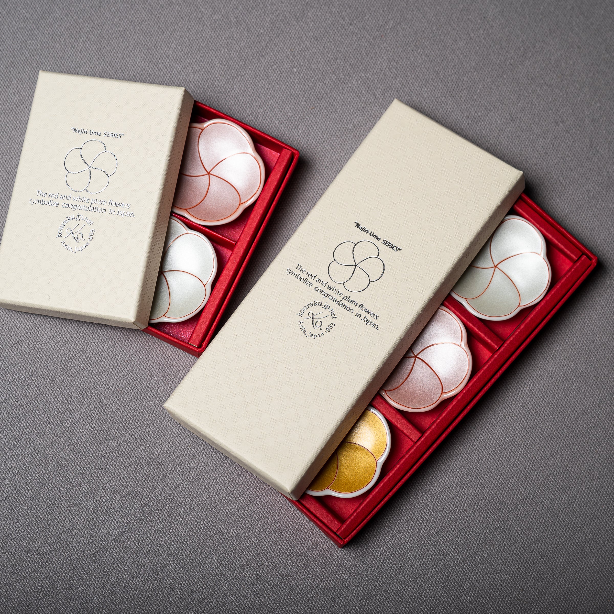 ARITAYAKI 有田焼 / Plum Chopstick Rest 3pcs with Gift Box