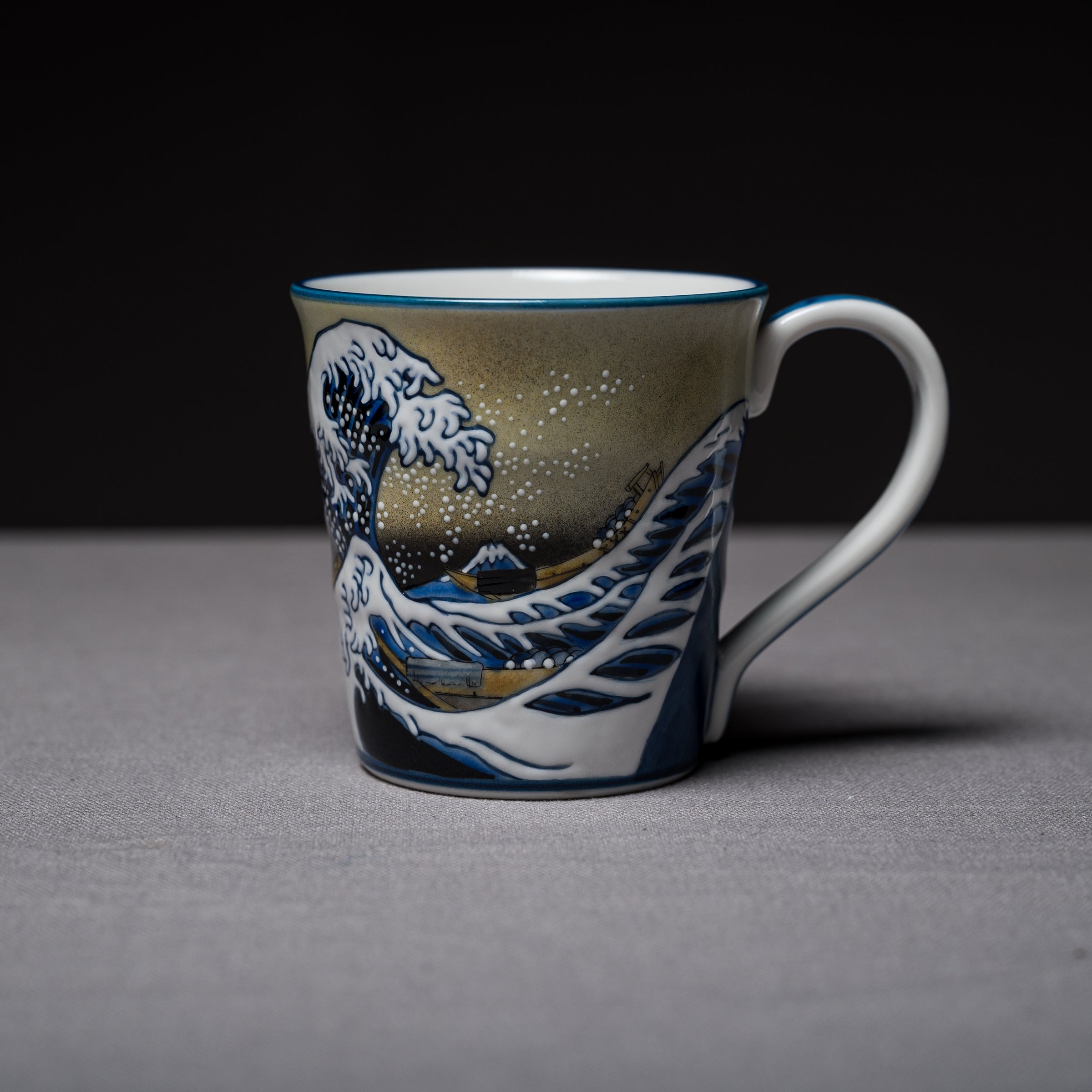 Premium Kutani ware Hokusai Mug - Great Wave / 九谷焼 葛飾北斎