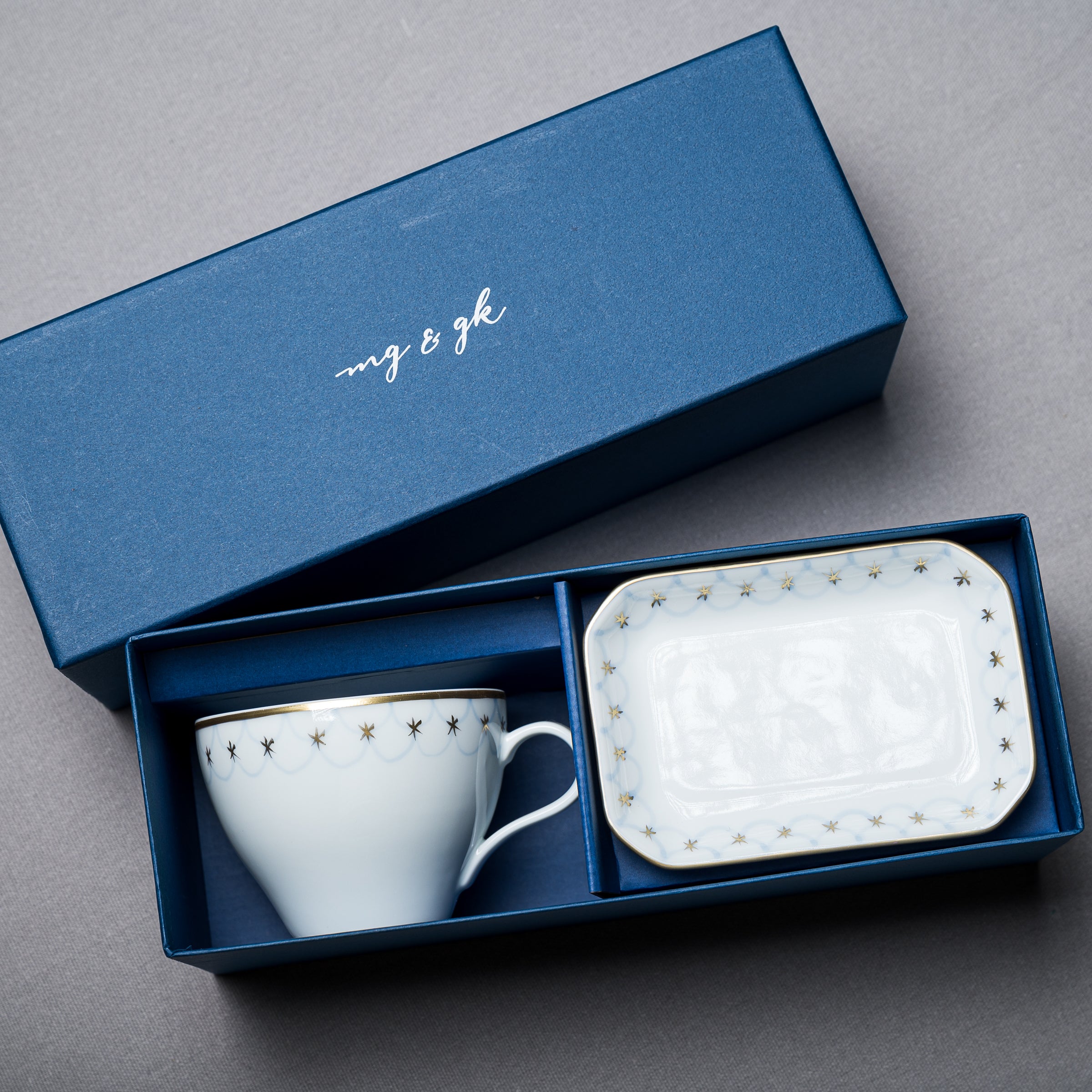 Arita Teacup & Saucer Plate Gift Set / Nami 波 (Wave)