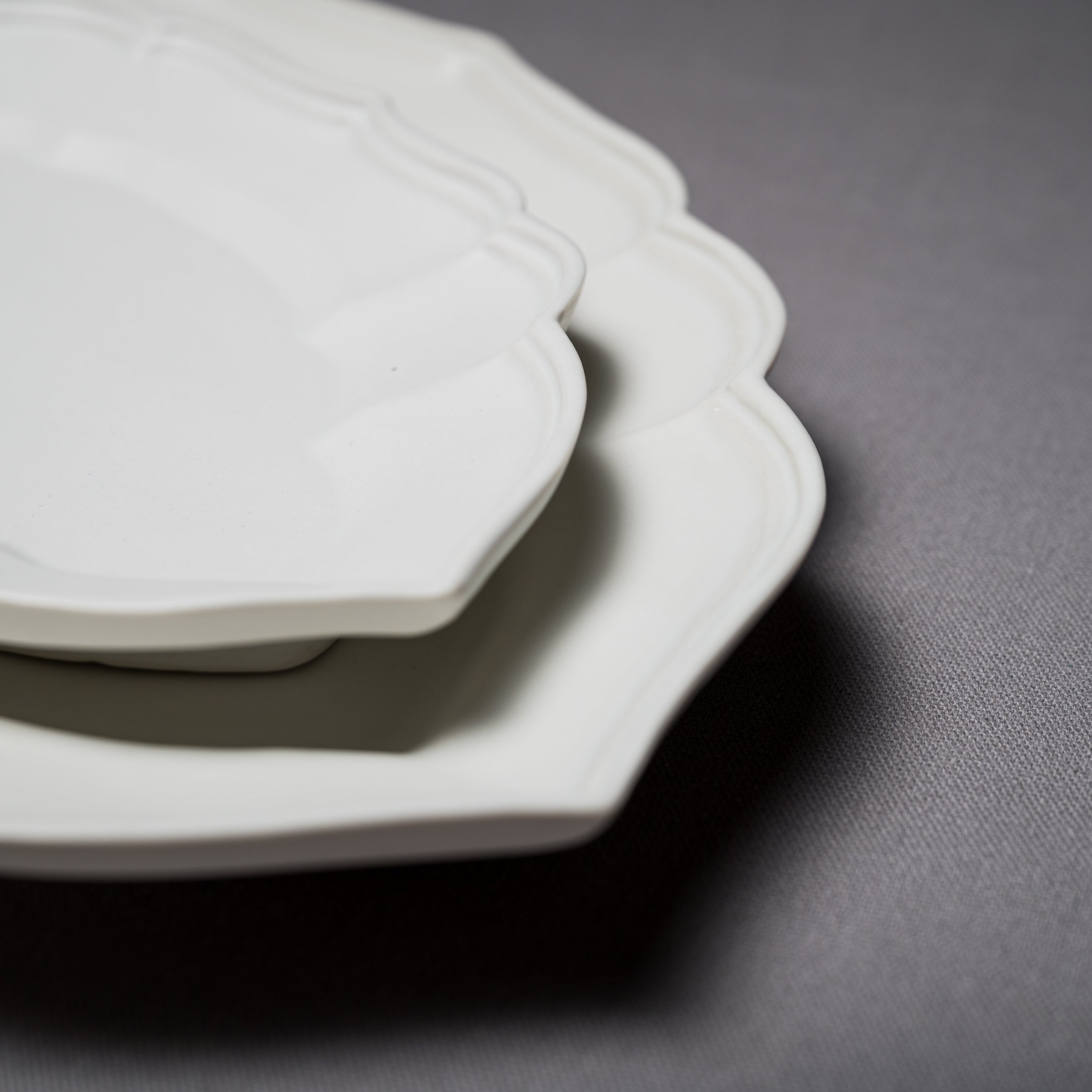 USUKIYAKI Ryoka Handmade Oval Plate - 2 Sizes / 臼杵焼き 稜花