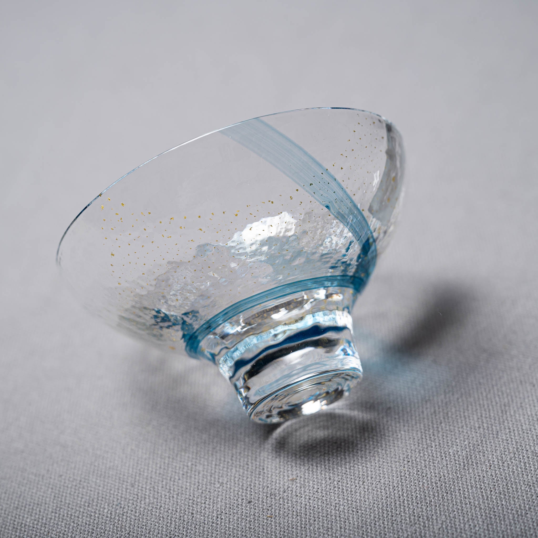 Yachiyo Edo Glass Sake Cup  120 ml - Sea Breeze / 江戸硝子 八千代窯 海風