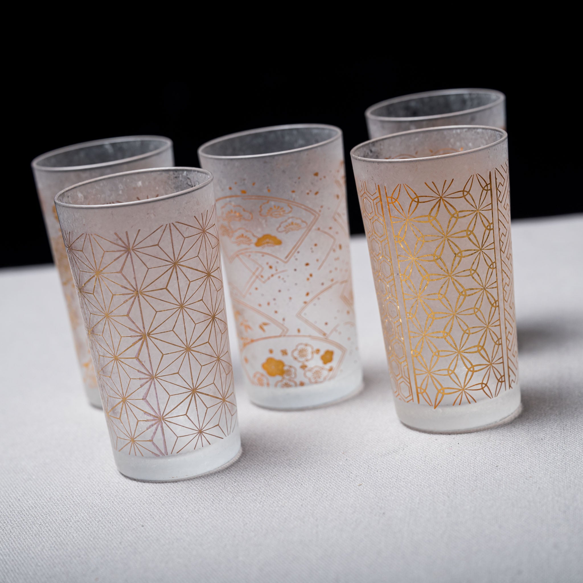Premium Wakomon Shot Sake Glass - Yukiwa / 和小紋グラス  雪輪